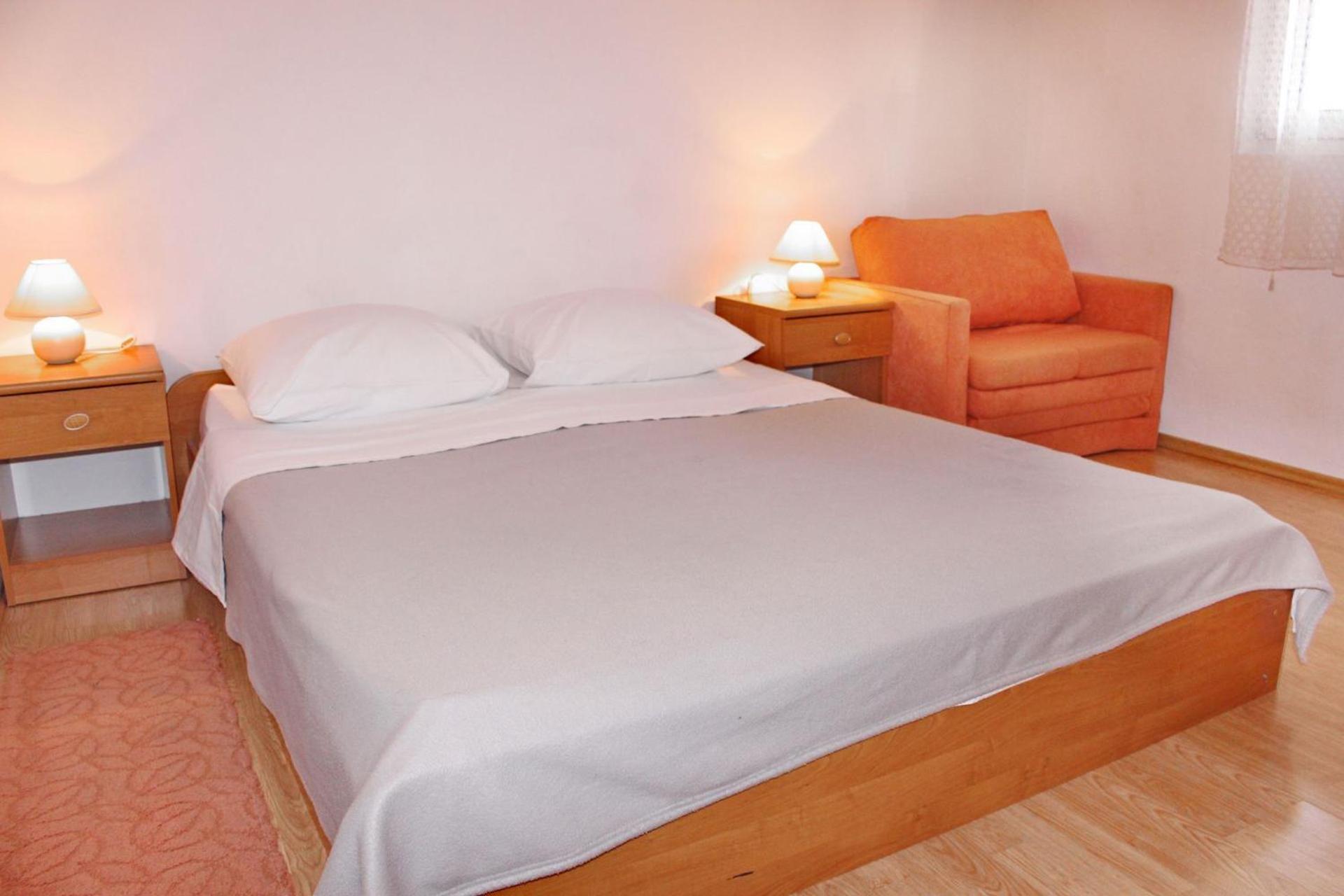 Apartments Remi Nin Bagian luar foto