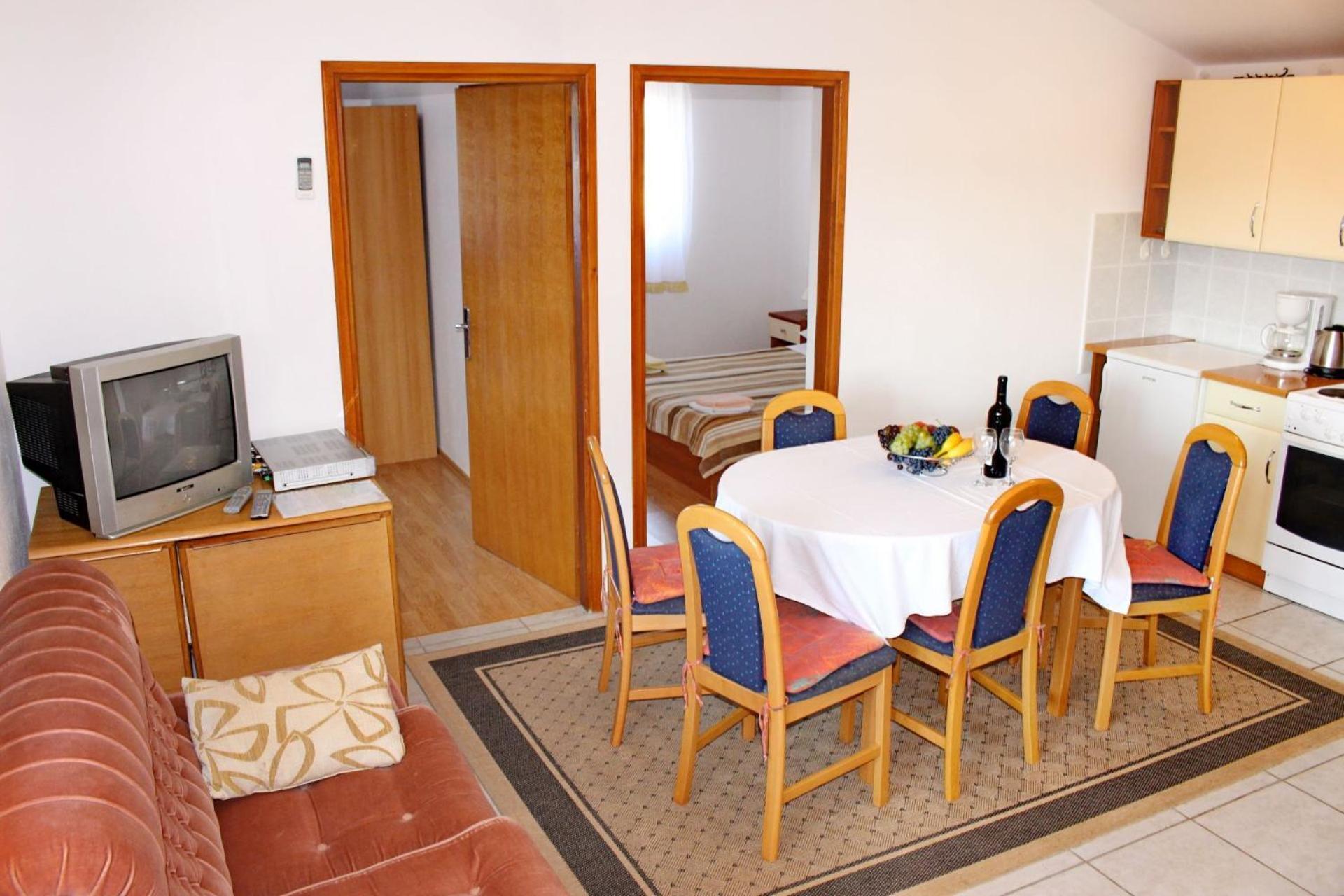 Apartments Remi Nin Bagian luar foto